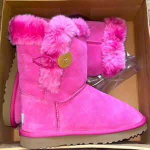 Pink Uggs Size 6